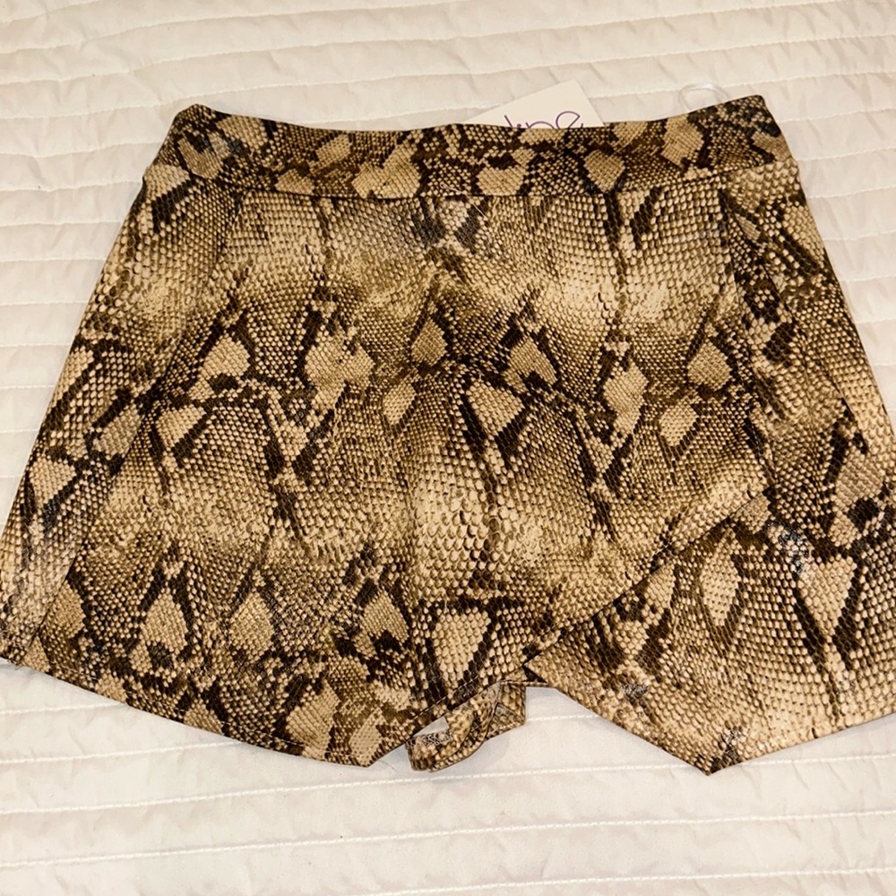Karlie Snakeskin Skort size small